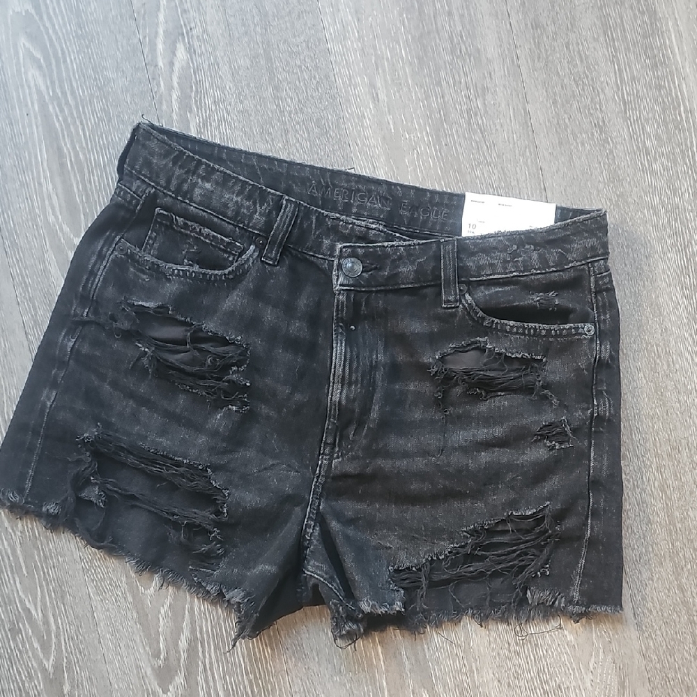 NWT ✨️American Eagle Outfitters Charcoal Distressed Mom Shorts | Denim Shorts